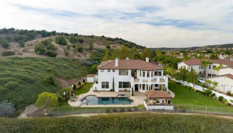 Modern homes in Montellano Talega San Clemente, CA