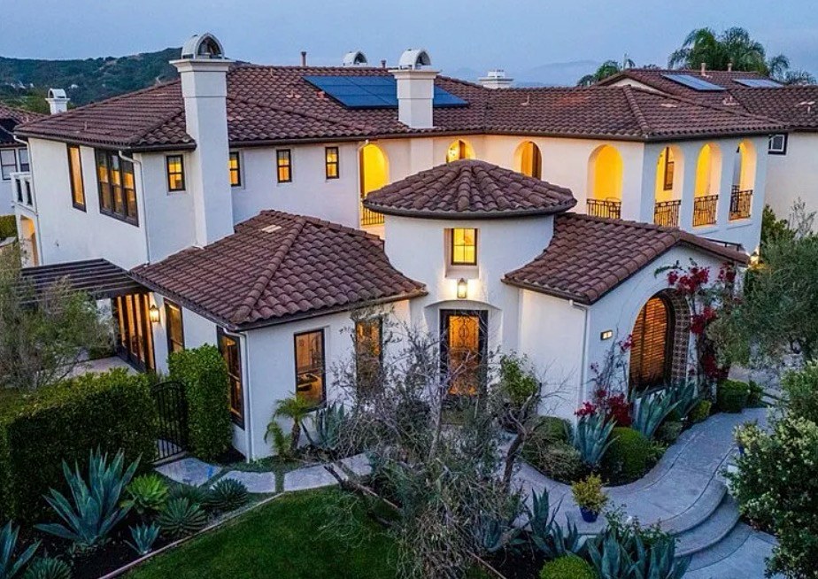 8 Calle Angelitos, San Clemente - sold for $3,530,000 by Patrick Parry, Compass